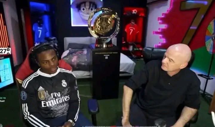 navasjnr30's tweet image. Infantino: Why do you love Cristiano Ronaldo so much?

Speed: I Love him like you love messi.

Speed cooked😭😭😂