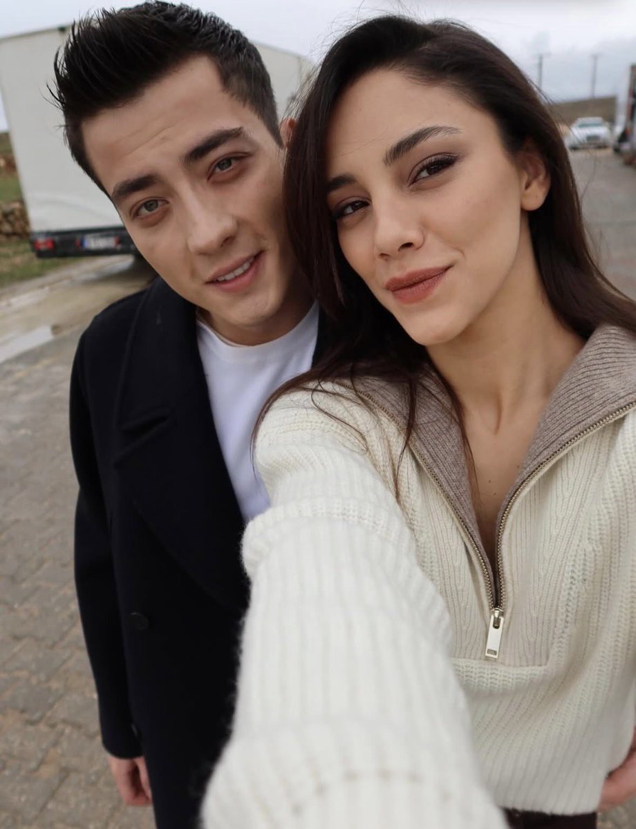 Atakan Özkaya &amp; Dilin Döğer 😍

#UzakŞehir #KayZer