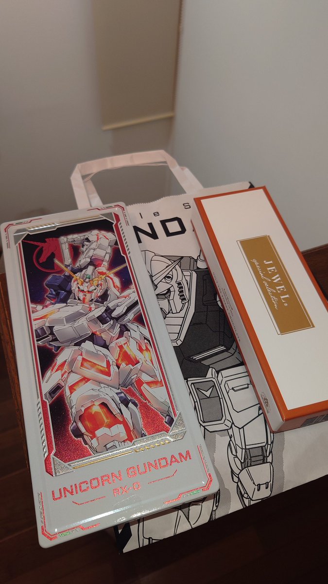 攻略難度がチョロい夫&amp;父親です🤣
長尺だから食べ終えたら塗装用のペンや筆入れにしよう。