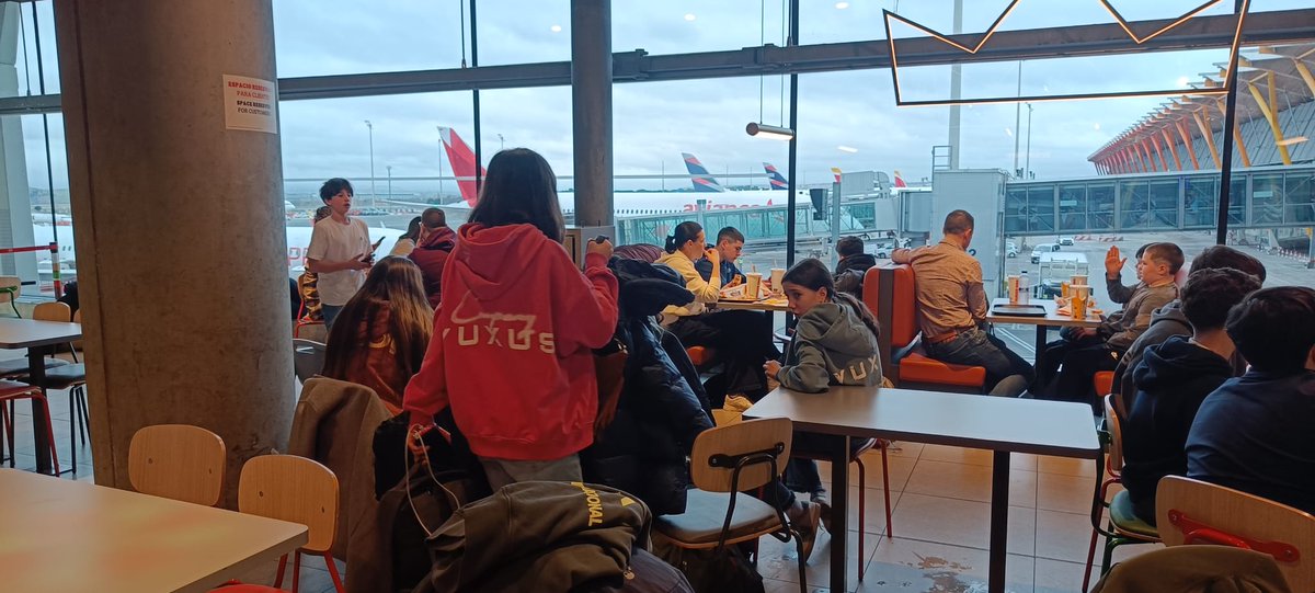 ColeLourdesVa's tweet photo. Salieron desde el aeropuerto de Madrid -Barajas. https://t.co/G5wigSMnFa
