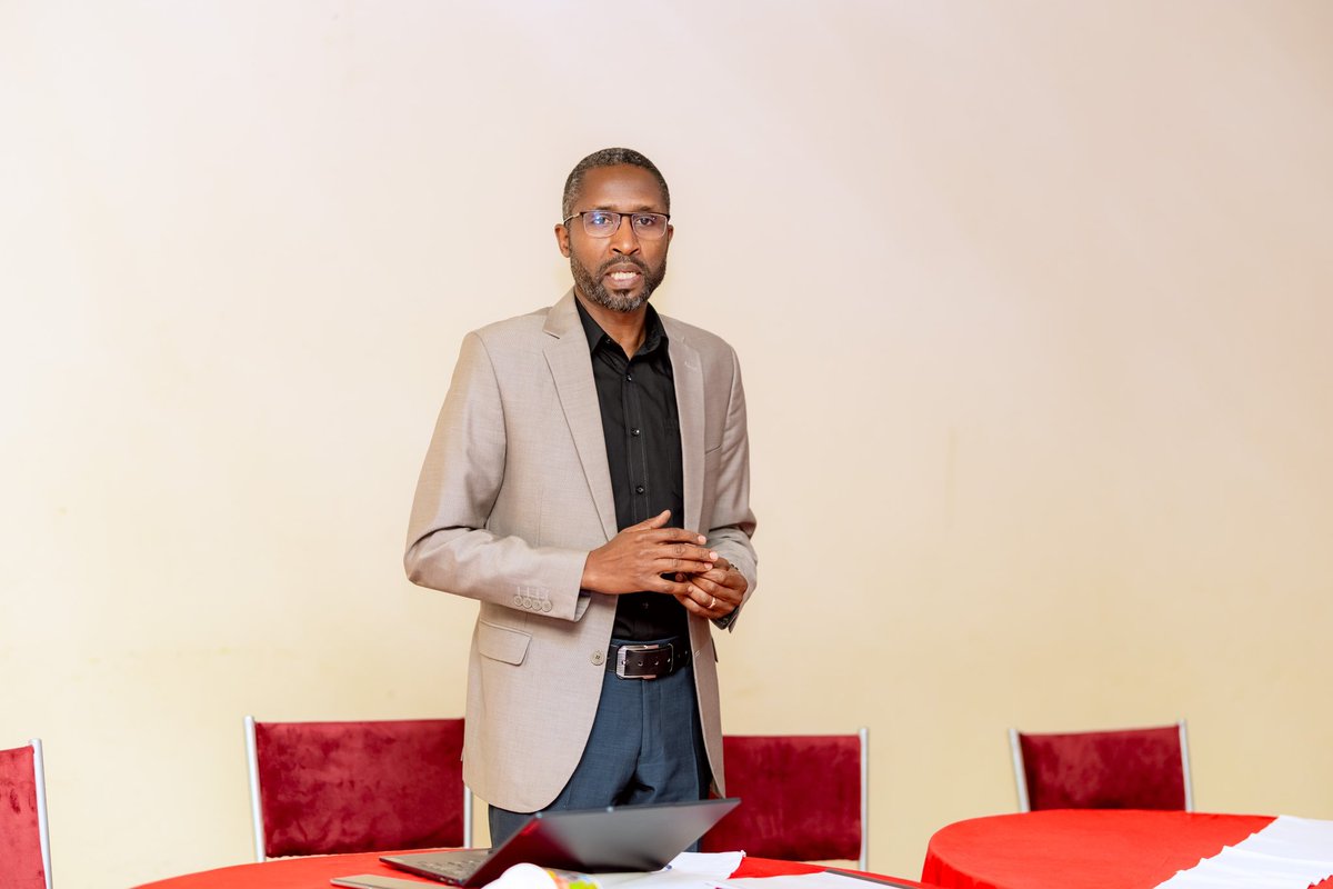 Ku mugoroba wo ku ya 13 Gashyantare 2026, habaye ihererekanya bubasha hagati ya komite icyuye igiye ya Chorale de Kigali n'iherutse gutorwa. Komite nshya irangajwe imbere na Perezida Umwali Rugwizangoga Mireille izayobora manda y'imyaka ibiri.

#ChoraleDeKigali