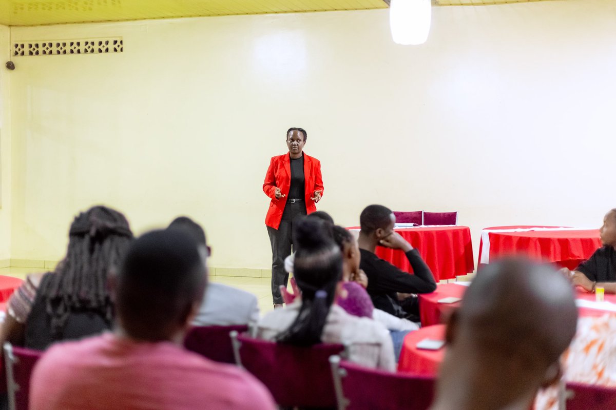 ChoraledeKigali's tweet photo. Ku mugoroba wo ku ya 13 Gashyantare 2026, habaye ihererekanya bubasha hagati ya komite icyuye igiye ya Chorale de Kigali n'iherutse gutorwa. Komite nshya irangajwe imbere na Perezida Umwali Rugwizangoga Mireille izayobora manda y'imyaka ibiri.

#ChoraleDeKigali https://t.co/n661vK0DPX