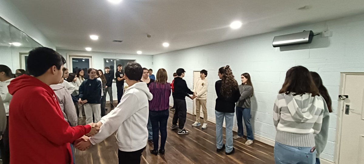 ColeLourdesVa's tweet photo. Participaron en un taller de Irish Dancing. https://t.co/2qNAusmA44