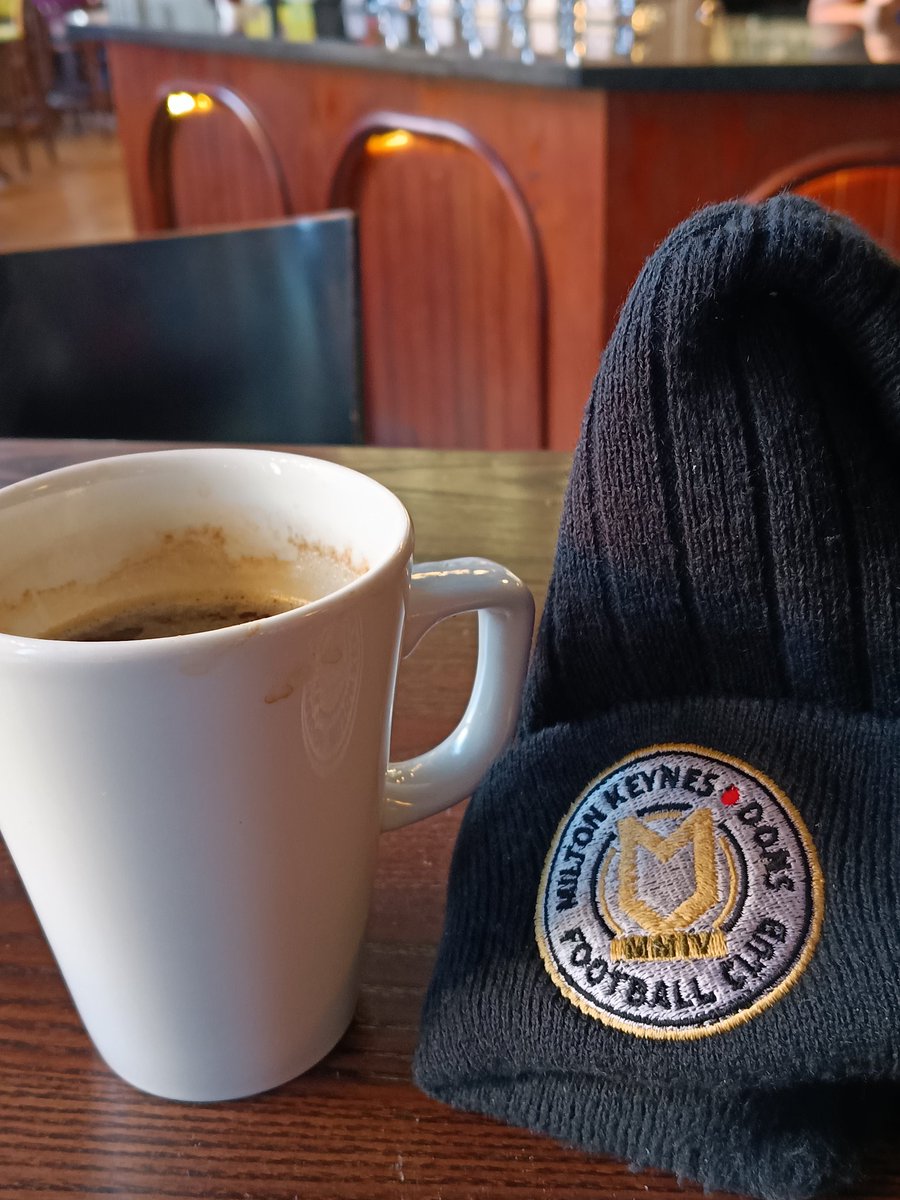 Southdoncosmos's tweet photo. At #limestreet #liverpool Big game, off to the land of hope and glory...#miltonkeynes to watch the super dons v Newport ⚪🔴⚫
@MKDonsFC @DonsAction #mkdons https://t.co/2FCuFaZi09