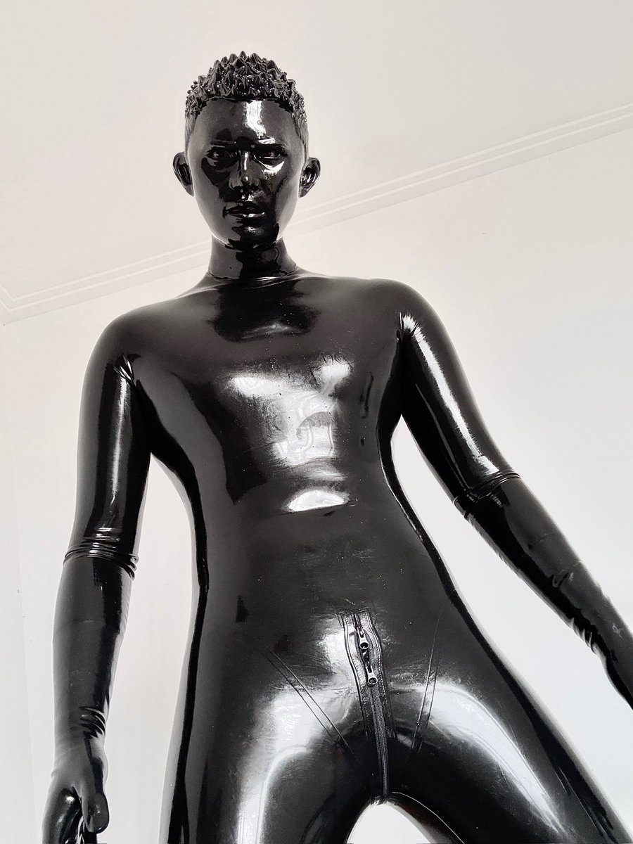 LatexJay's tweet photo. 当第二层皮肤变为永久皮肤🖤(3） https://t.co/Idkt54hYO3