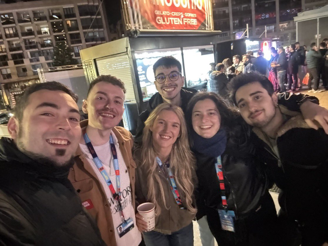 🇪🇸🇮🇪 Can’t begin to express how kind all of our new spanish friends  have been since we arrived for benifest

Un enorme agradecimiento a todos ustedes que han sido tan amables con nosotros desde que empezamos a cubrirlo; ¡la gente española es la mejor!

💚