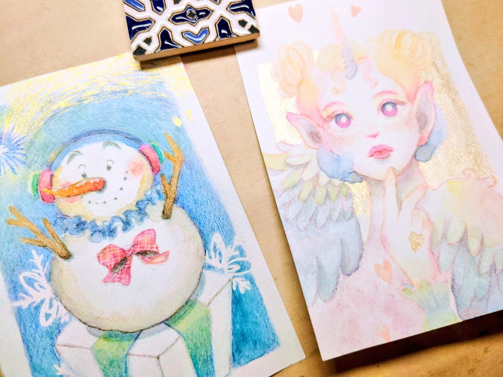 32Owlpost's tweet photo. chocolate

バレンタインデー🍫💡に因んで書いた絵と、雪だるまの指揮者を
色辞典の色鉛筆を使って背景を塗ってみました〜色鉛筆まだ慣れないけど、工夫したら色々な場面で使えそうです

＃色辞典　＃バレンタイン https://t.co/8p0R7l3fgy