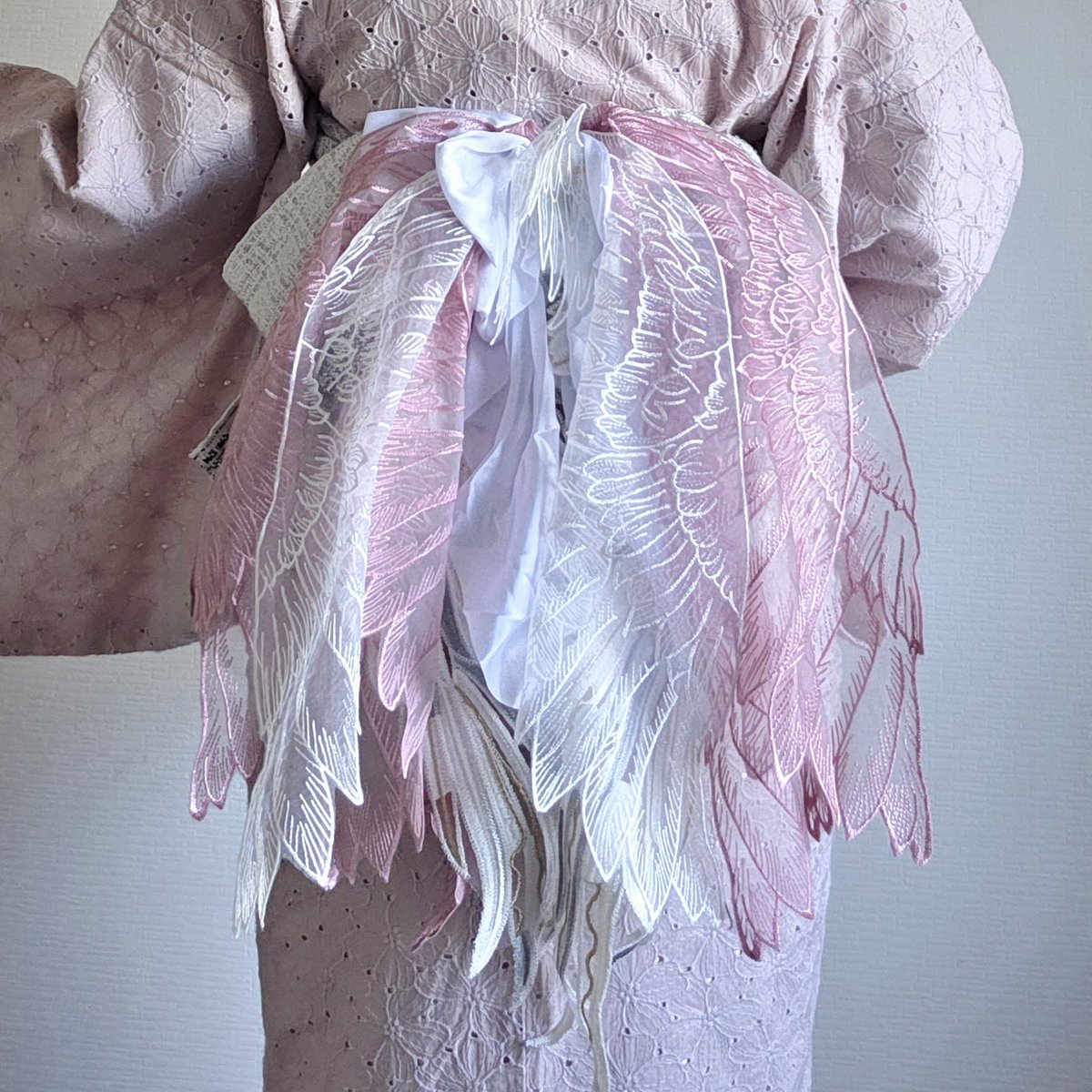愛の天使バレンタインコーデ 木綿着物: KIMONO MODERN さん オトメ帯: T.otome さん 帯飾り(羽クリップ ...