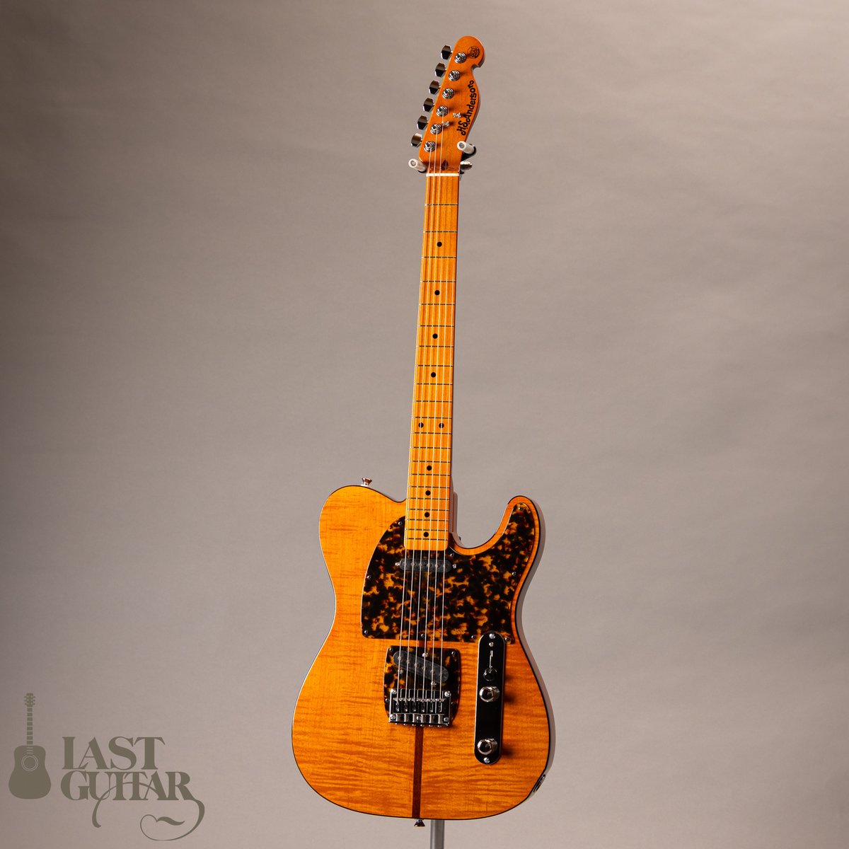 lastguitarcom's tweet image. ファンの方必見！雰囲気の良いトラ杢が特徴的なピックガードと相まって非常にグットなルックスです！
H.S.Anderson Mad cat HS-1入荷いたしました！
lastguitar.com/?p=107361

#エレキギター 
#テレキャスター 
#MADCAT

#HSAnderson