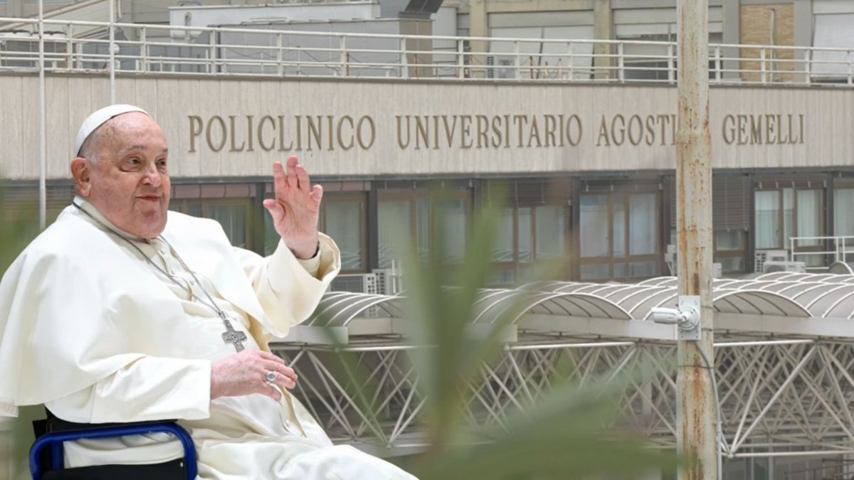 🏥✝️The eyes of the whole world turned to the City of Rome when Pope Francis was admitted to the Gemelli hospital one year ago today. 🔙

🔴A long and difficult hospitalization began, lasting almost 40 days.

romereports.com/en/2026/02/14/…