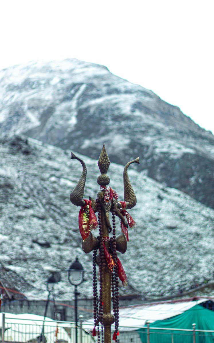 Kedarnath – Char Dham Jewel 🛕✨

Why visit: Trek to Lord Shiva's ancient temple amid snow peaks⛰️🔱

Feels: Deeply spiritual &amp; humbling🙏❤️

Vibe: Divine energy at 11,755 ft🌟  

Har Har Mahadev!🕉️🚩⛰️

 #Kedarnath #CharDham #JaiBholenath #Himalayas