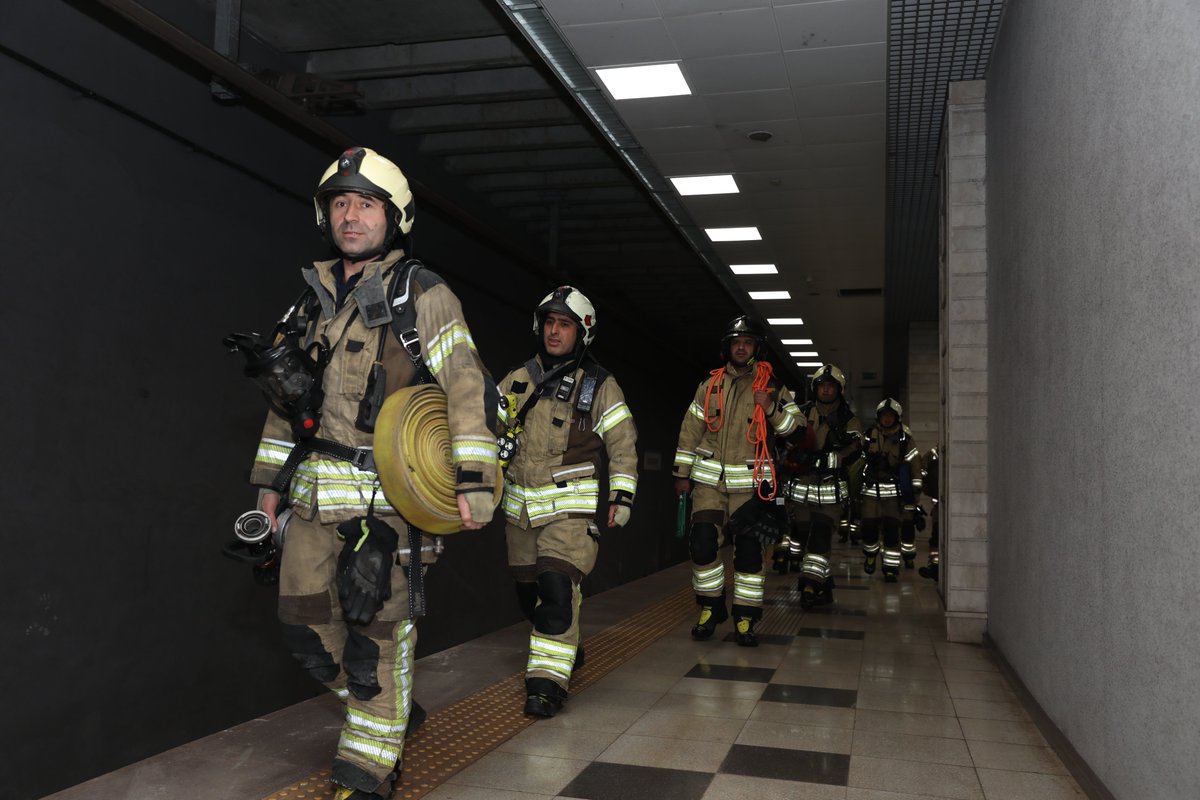 Başakşehir Metrokent İstasyonu’nda, <a href="/metroistanbul/">Metro İstanbul</a>  ile birlikte olası yangınlara karşı hazırlıklı olmak ve etkili müdahale kapasitemizi pekiştirmek amacıyla tatbikat gerçekleştirdik.