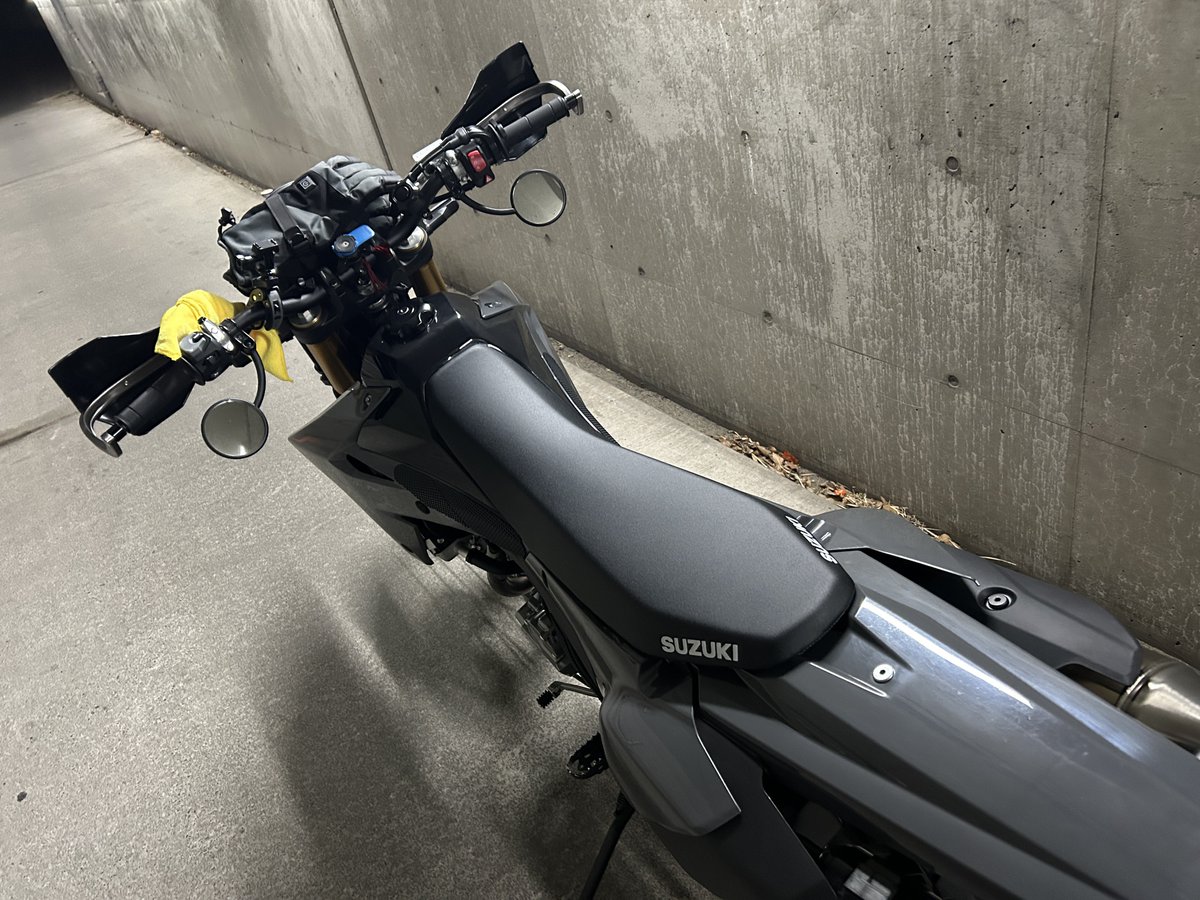 Sに乗ると足が窮屈になる問題… SMの純正シートをぶっ込んでみた