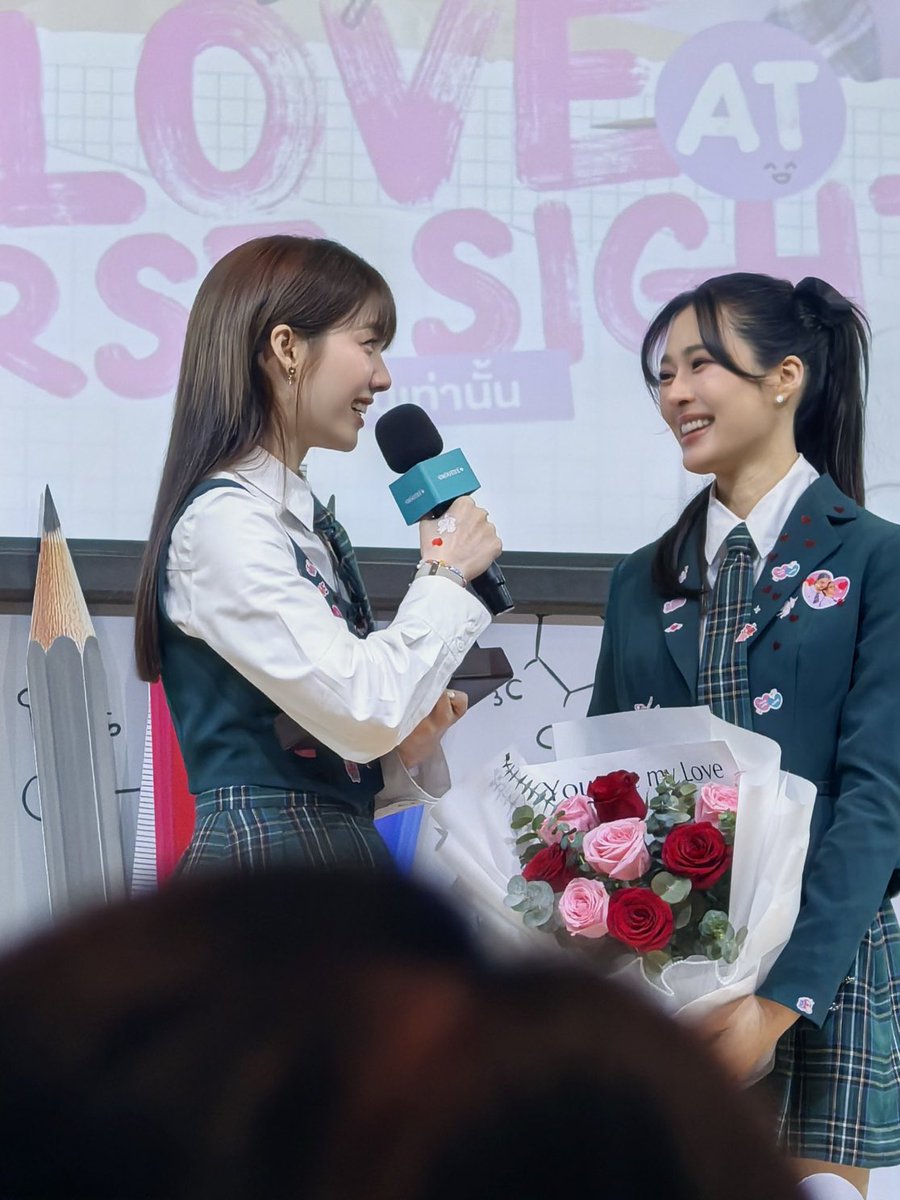 8ดอกไหมนั่น 
LINGORM PRESENTER SMOOTHE
#LingOrmLoveAtFirstSight 
#LingOrm #หลิงออม