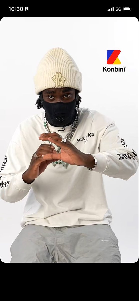 W07binks's tweet photo. C’est quoi la ref du haut? https://t.co/OifSGozB3q