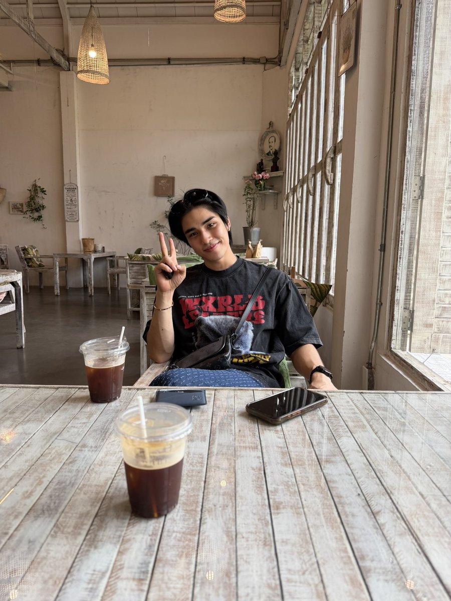 หิวข้าวแต่ได้กินกาแฟรองท้องก่อน <a href="/poompps1/">poompps</a>