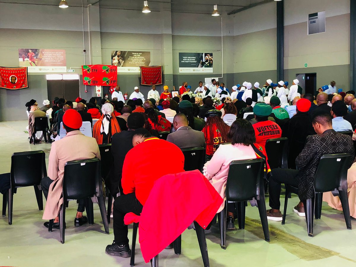 EFFEASTERNCAPE_'s tweet photo. [IN PICTURES]📸

EFF Provincial Command Team members , Sub-Regional leaders and fighters  led by the Provincial Chairperson, Commissar Zilindile Vena, passed words of comfort to mourners and the family of Thamsanqa “Bo” Madwara, the first Regional Deputy Chairperson of the EFF, as they laid to rest his mother, Mama Nomhle Evelyn Madwara, a committed EFF member in good standing.

May the spirit of Mam Nomhle rest in peace.