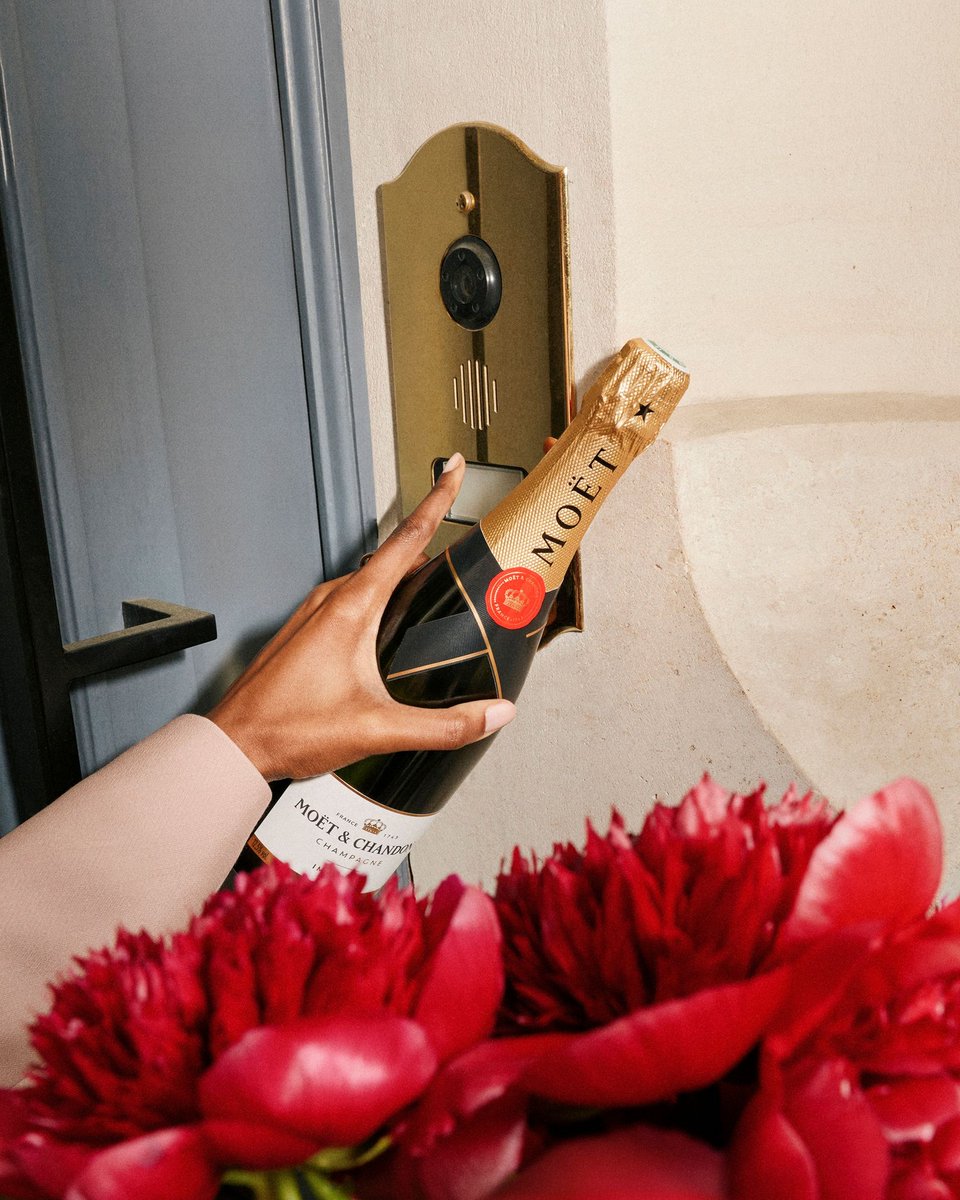 Valentín, llamando a tu puerta. Chin, chin 🥂