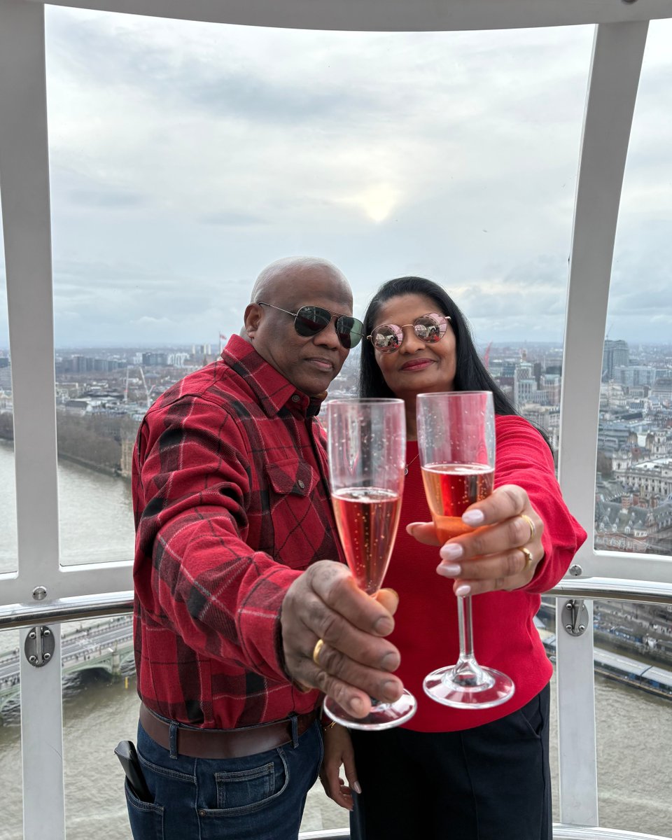 TheLondonEye's tweet image. Happy Valentine's Day London! ❤️🥂

#London #Valentinesday #Londoneye