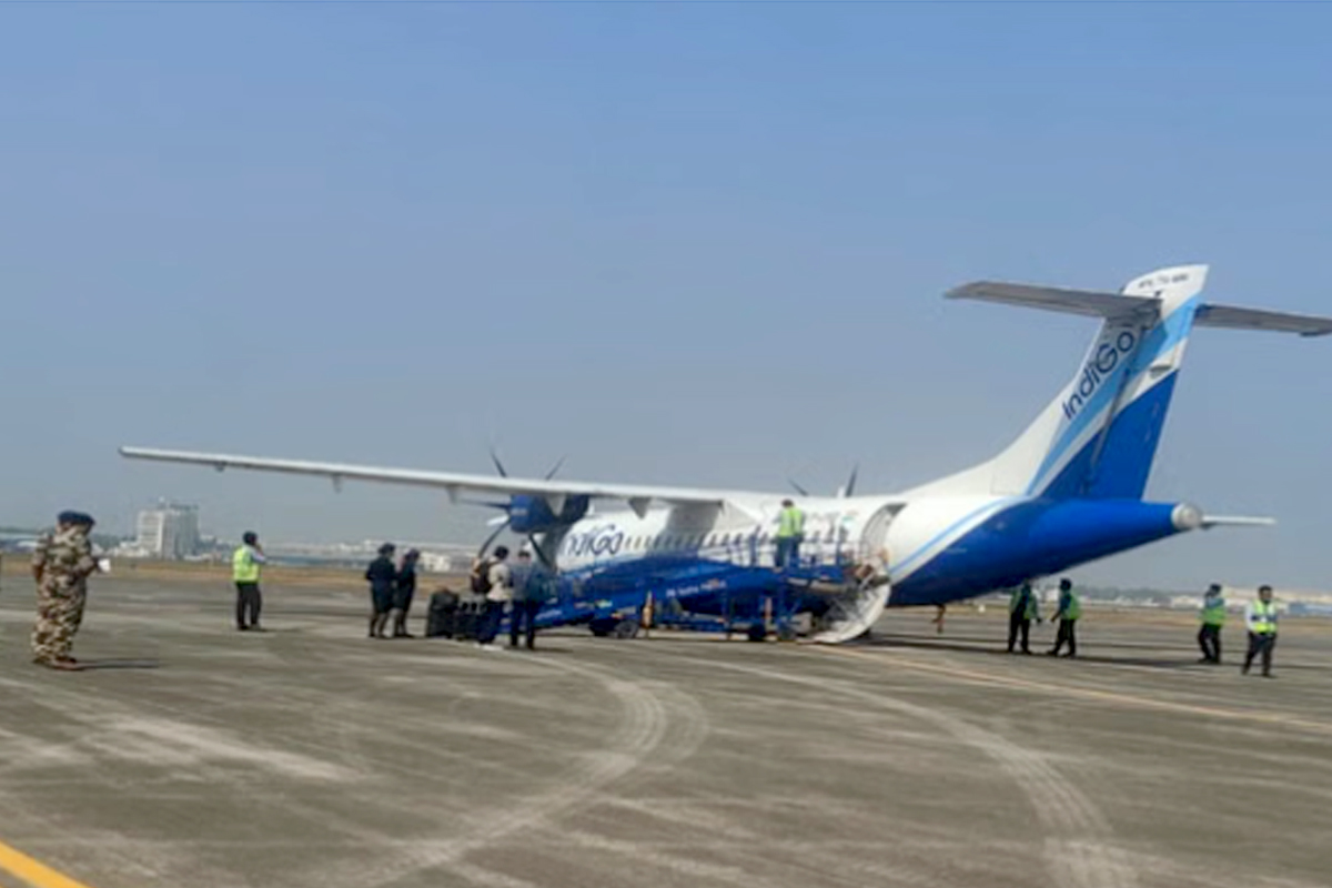 bharatxpresurdu's tweet image. Indigo Flight Bomb Threat: انڈیگو فلائٹ کو بم سے اڑانے کی دھمکی، کولکاتا ایئرپورٹ پرایمرجنسی لینڈنگ urdu.bharatexpress.com/national/indig… 
#IndiGoflight #IndiGo #IndiGoAirline #BusinessNews #Kolkata #BombThreat