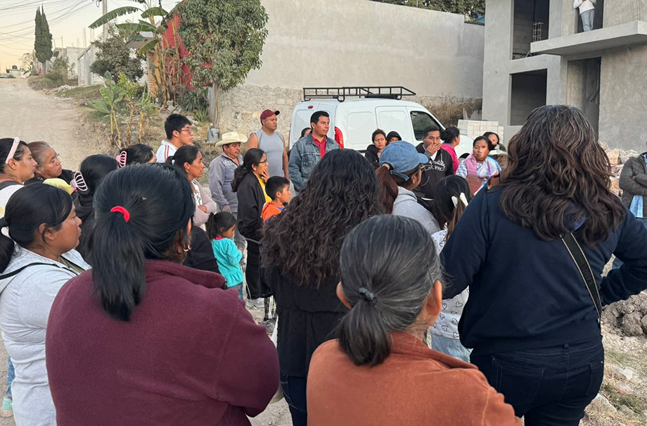 Se reúne vecinos de Ampliación Santa Catarina para discutir problemáticas - alchilepoblano.com/se-reune-vecin…