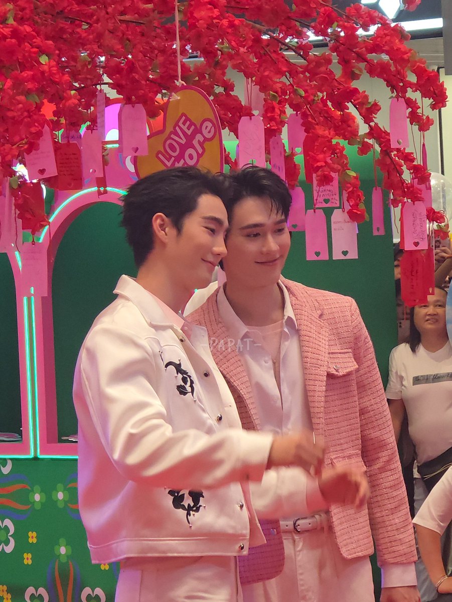 Happy Valentines day naaaaa 

FORCE BOOK HAPPY V DAY AT THE MALL BANGKAPI

#ForceBookxTHEMALLLOVESTORE2026
#ForceBook14FebXTHEMALL