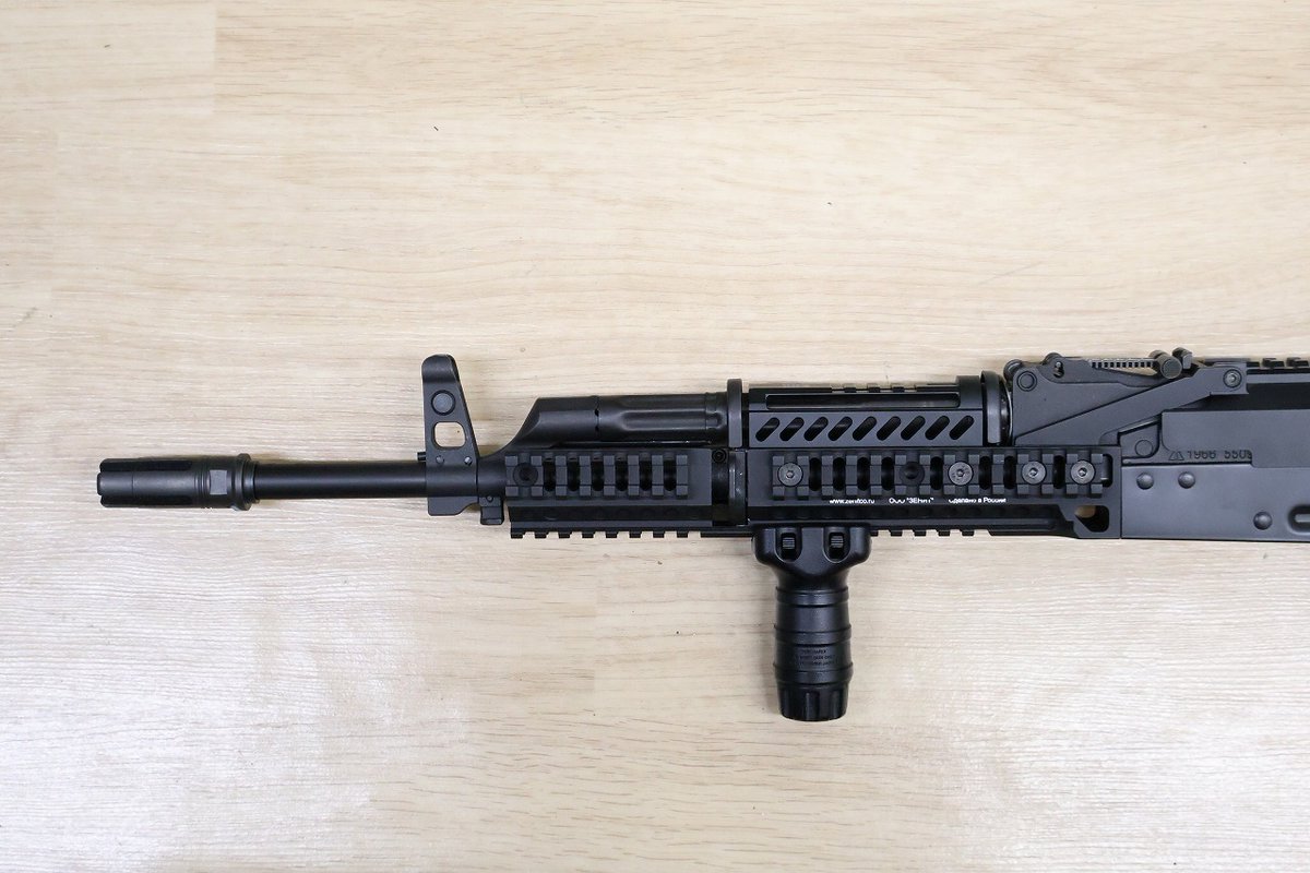GHK AKM V3に、5KU ZENIT ハンドガード上下とトップカバーレイル