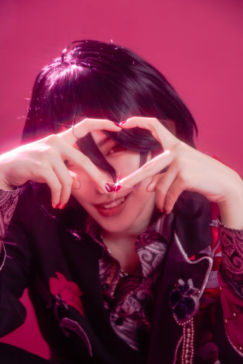 enst cos | 朔間零

𝓗𝓪𝓹𝓹𝔂 𝓥𝓪𝓵𝓮𝓷𝓽𝓲𝓷𝓮🦇🍫 ♱ ⋆⁺₊✧

photo <a href="/SodApht/">SodA</a>