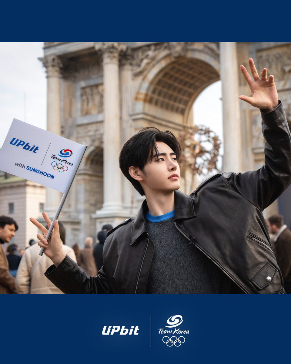 ขนาดไปถึงมิลานแล้วเพิ่นก็ยังไม่ลืมโพสท่ากล้ามที่เป้นซิกเนเจอร์เลเย่อคัสต้อมของตุวเอง55555555555555555555555555555555