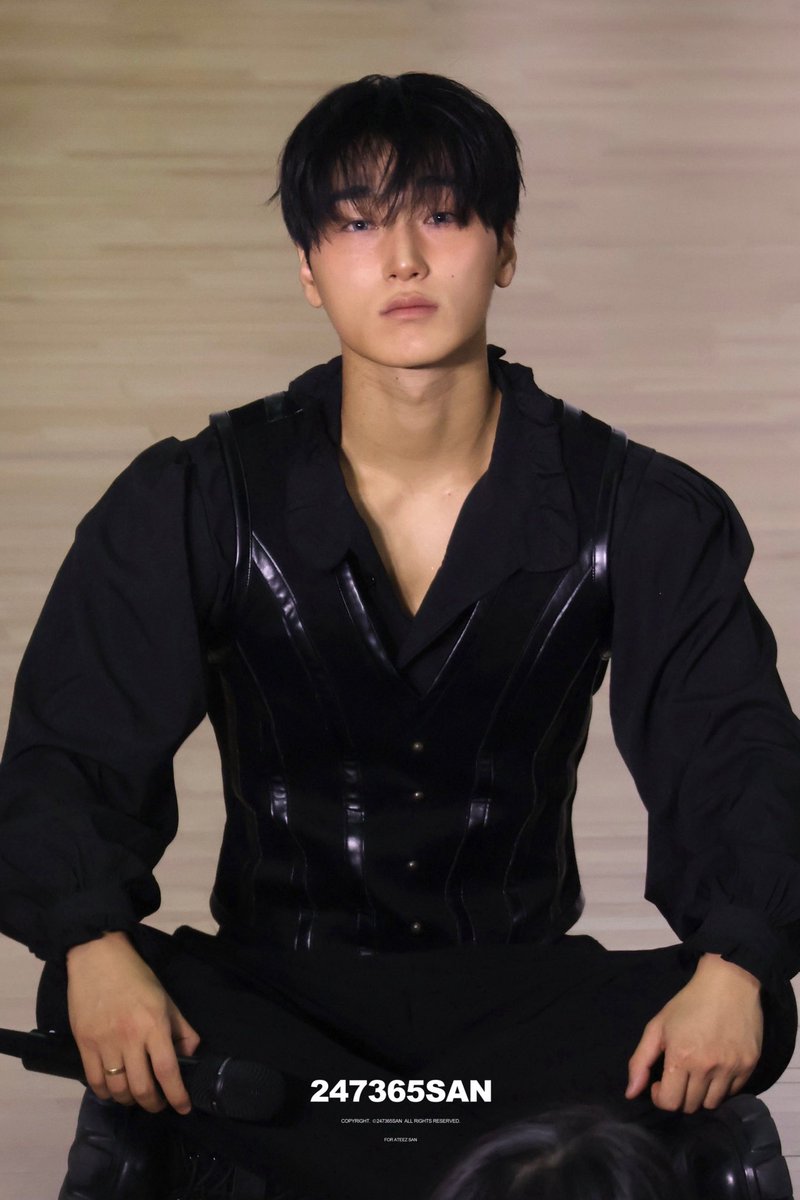 keep this goth pirate san pics coming … this is MY MEAL