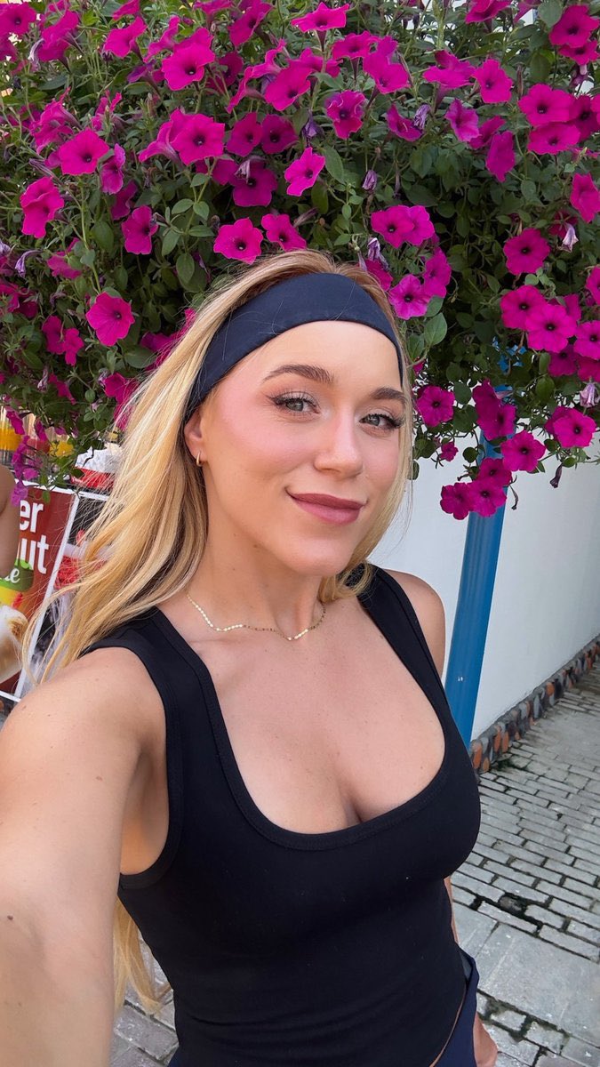 Brooke (@ellebrookem) / Posts / X