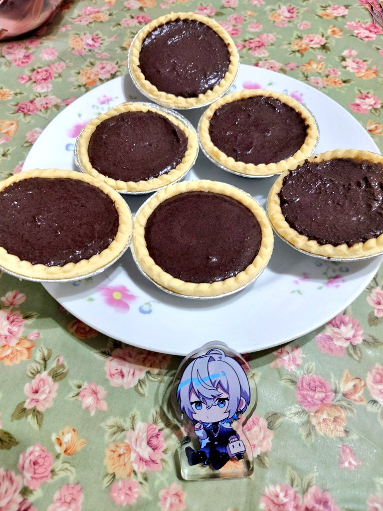 村長❗️*•.𝙷𝚊𝚙𝚙𝚢 𝚅𝚊𝚕𝚎𝚗𝚝𝚒𝚗𝚎🤍 ̖́-
村長ならもういっぱいもらったかな〜
それでもこっちのチョコも喰らえ〜！
失敗して膨らんでないシュークリームですけどなw
一応鳥居描いた？しタグ合ってると思う😏
#白噛村絵画展