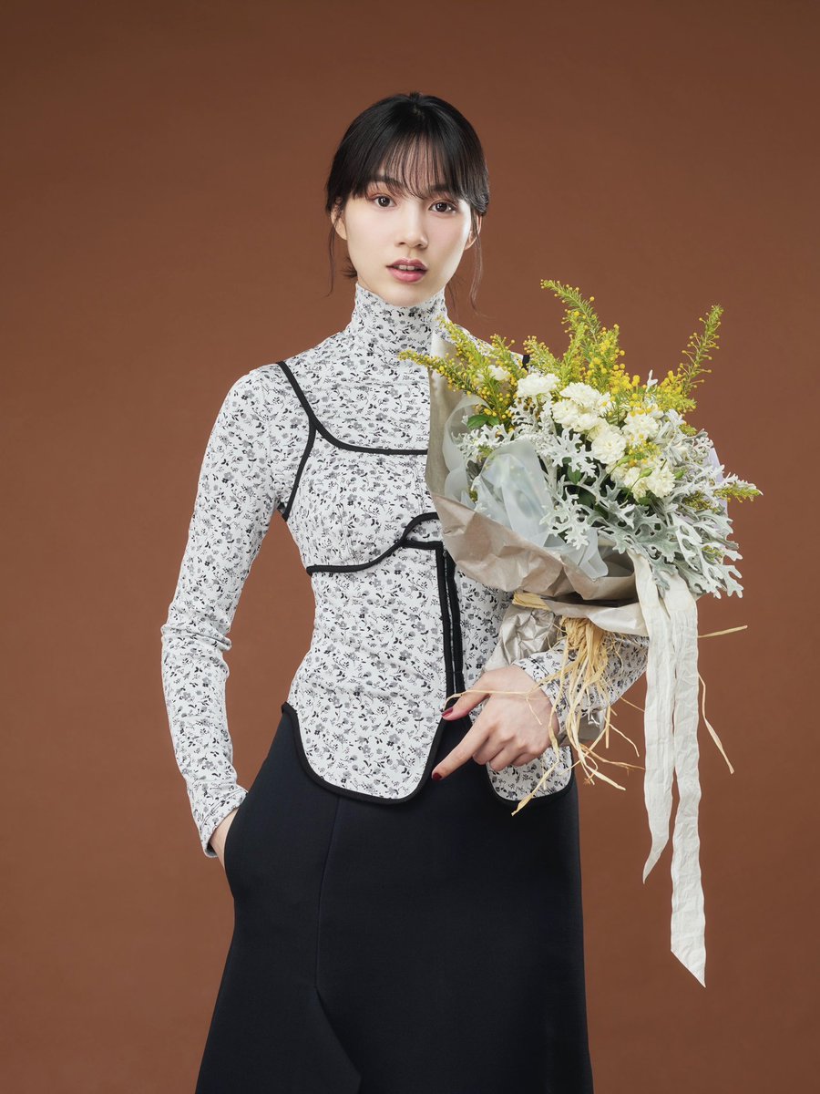 のん official tweet media