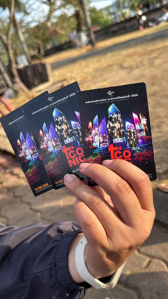 say_sj's tweet photo. B1 ใบละ200 มี2ใบ
F2 ใบละ100 มี1 #TConicLiveInPhuket https://t.co/xQidcfmeOP