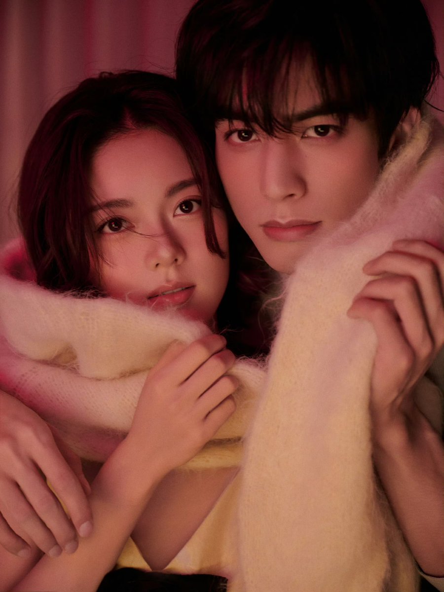 Thank you for this Valentine’s treat 🥹🩷

#ShineOnMe #SongWeilong #ZhaoJinmai