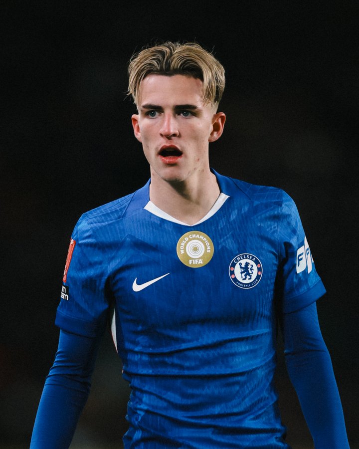 Am I the only one who paused for a second and felt like this was Mudryk yesterday ?