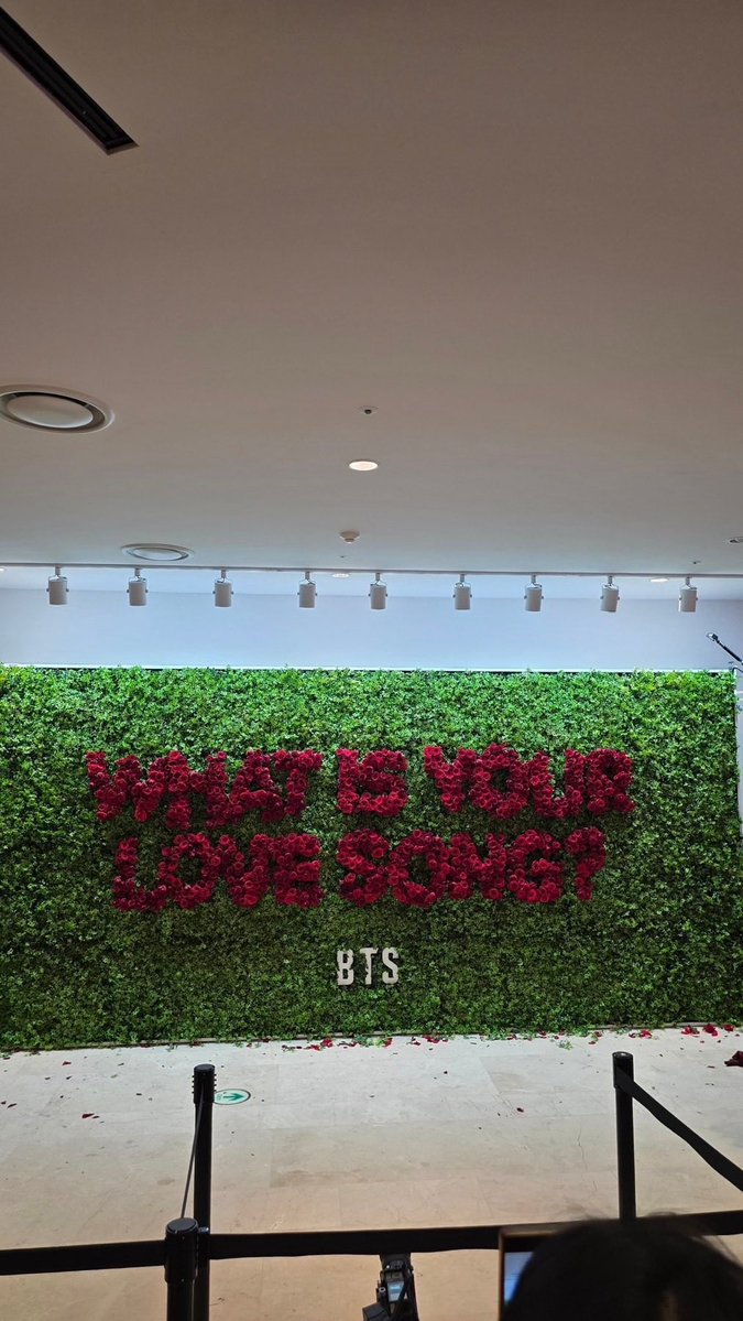 PTARMYBASE's tweet image. Aparentemente no final ficou assim! Mesmo giro! ♥️🥹

#whatisyourlovesong 
#BTS_ARIRANG