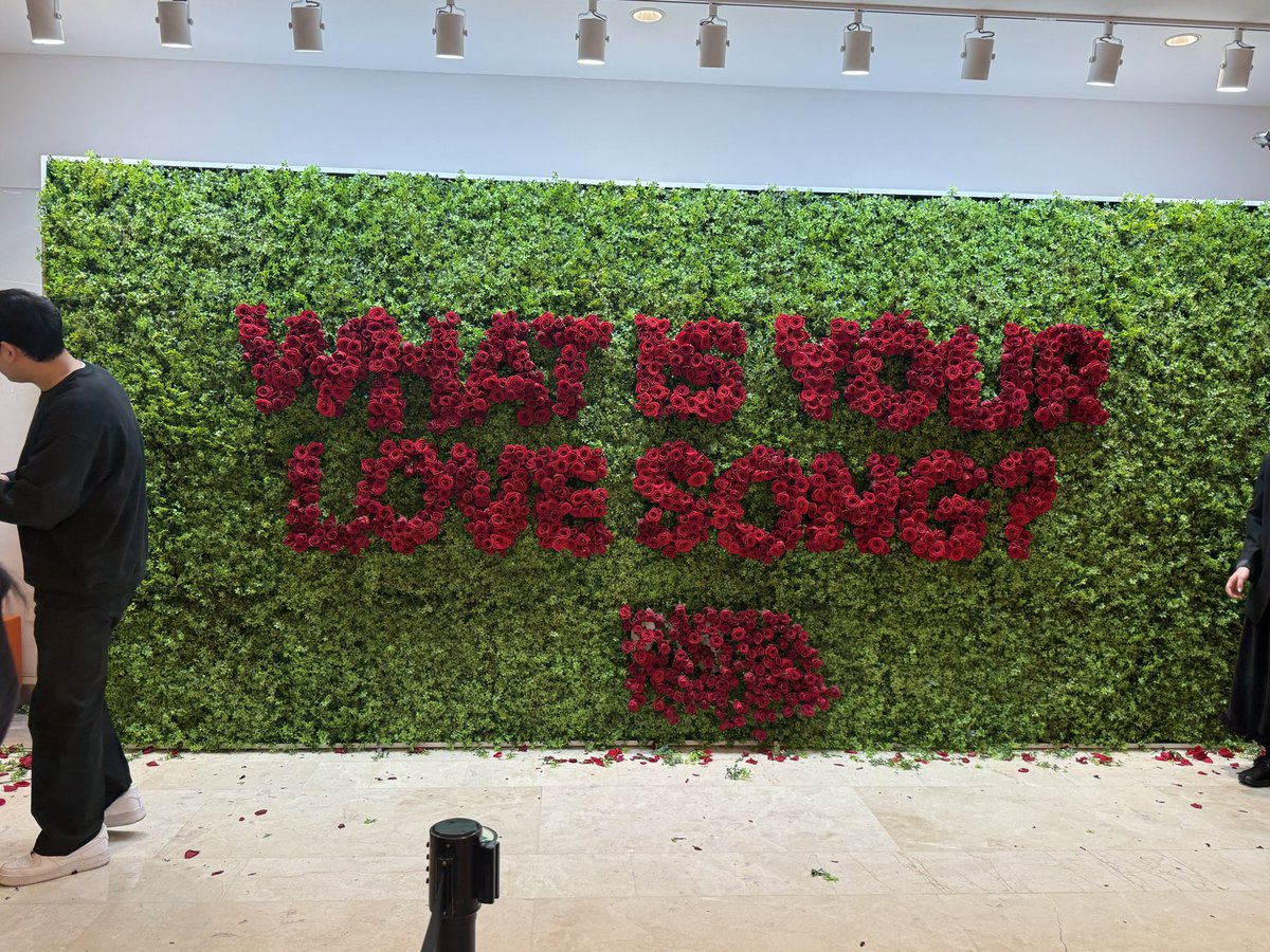 PTARMYBASE's tweet image. Aparentemente no final ficou assim! Mesmo giro! ♥️🥹

#whatisyourlovesong 
#BTS_ARIRANG