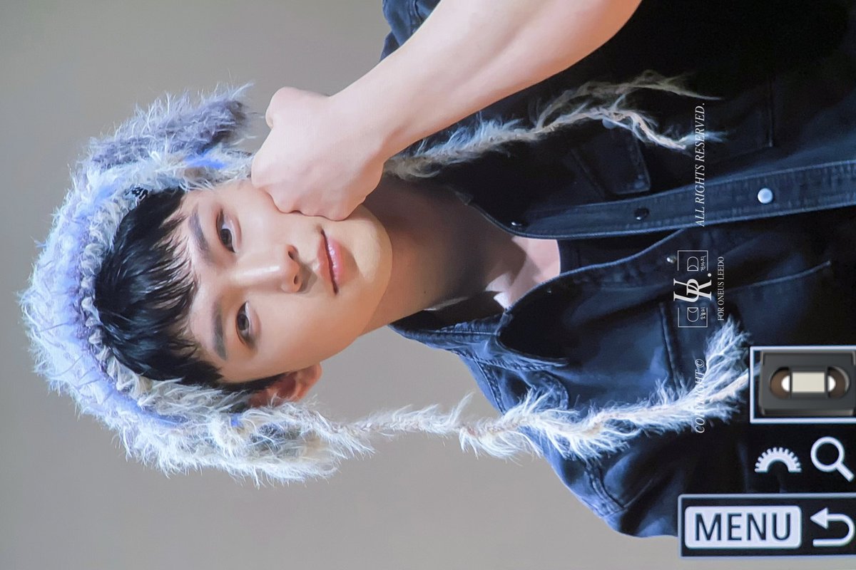 𝑼𝑹. tweet media