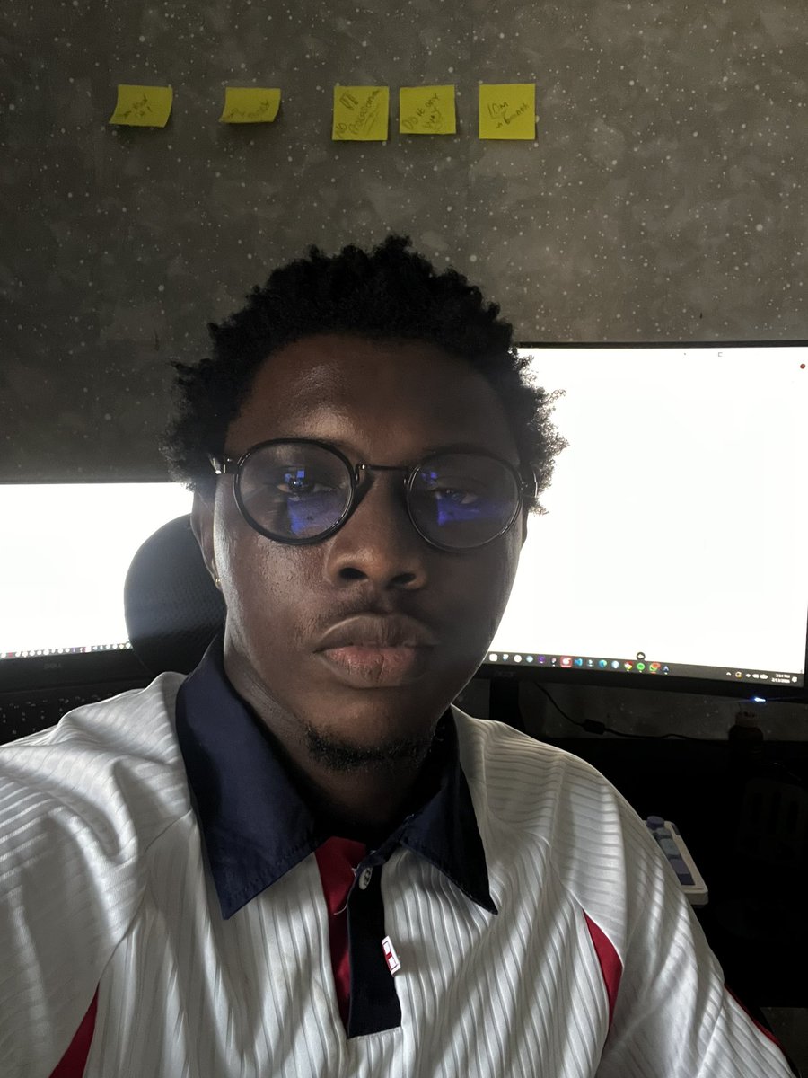 osimen1_victor's tweet image. I used to compare my designs to others and feel behind.

But I learned something: growth as a designer isn’t instant — it’s built daily. Practice. Improve. Repeat.

No one said it’s easy. But consistency changes everything. 🎨🔥 #DesignLife