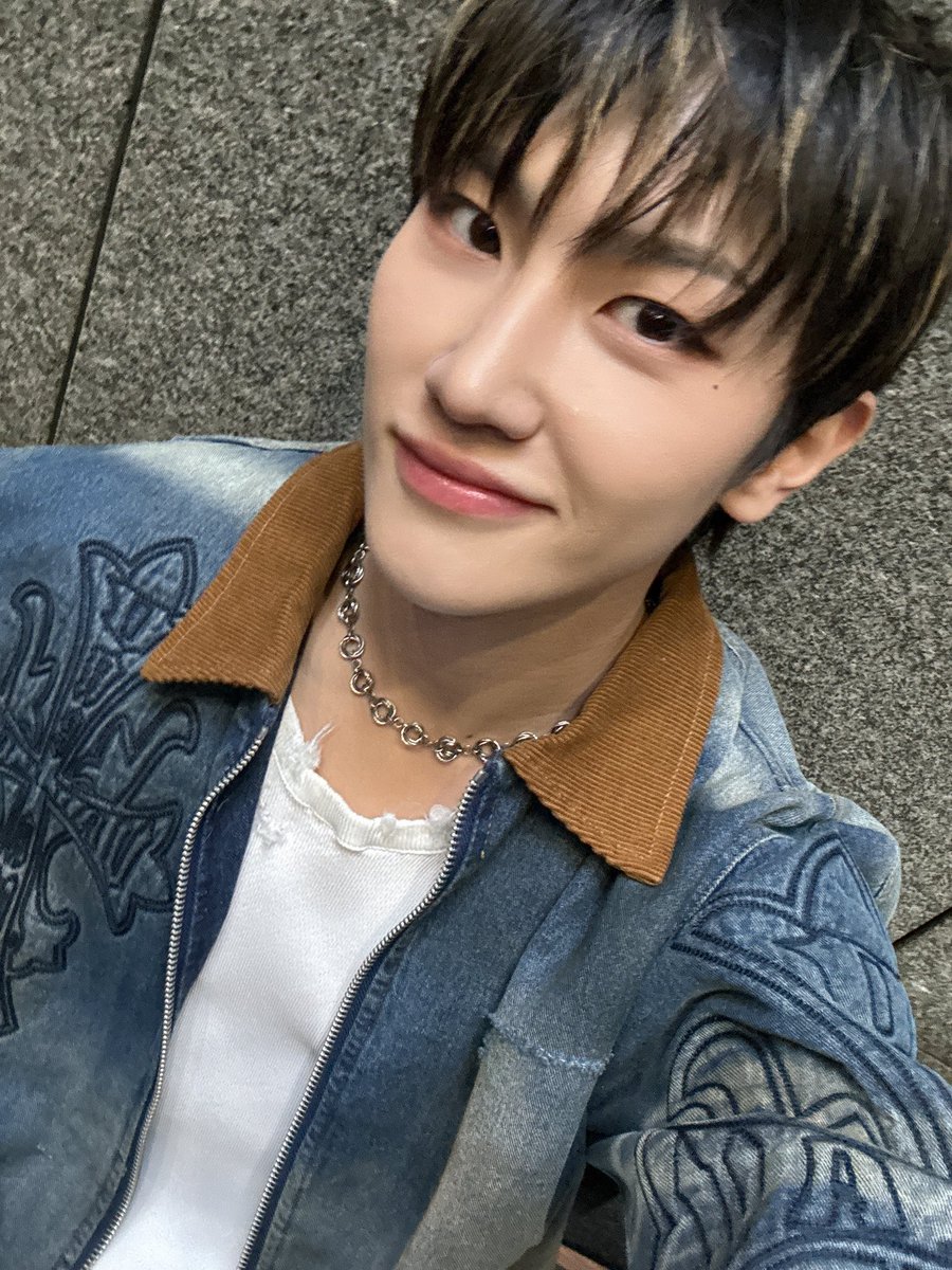 TNX_twt's tweet photo. 昨日, そして今日 ✌️😎

#TNX 
#최태훈 #TAEHUN https://t.co/bDKoIIH5fi