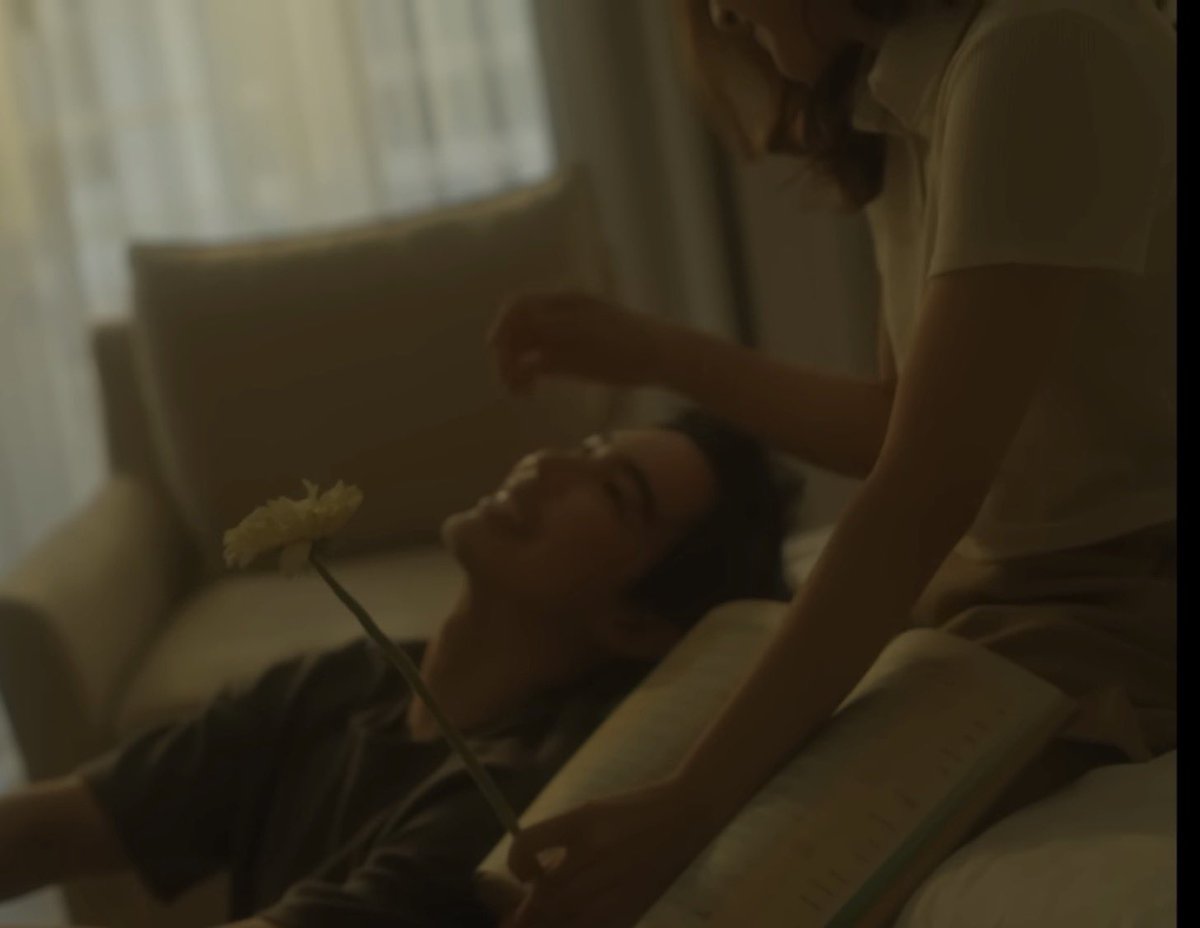 เนื้อเพลงท่อน ‘ความเป็นจริงไม่มีเธออีกแล้ว‘ เคยร้องว่า

‘วาเลนไทน์ไม่มีเธออีกแล้ว‘ 🤍💐