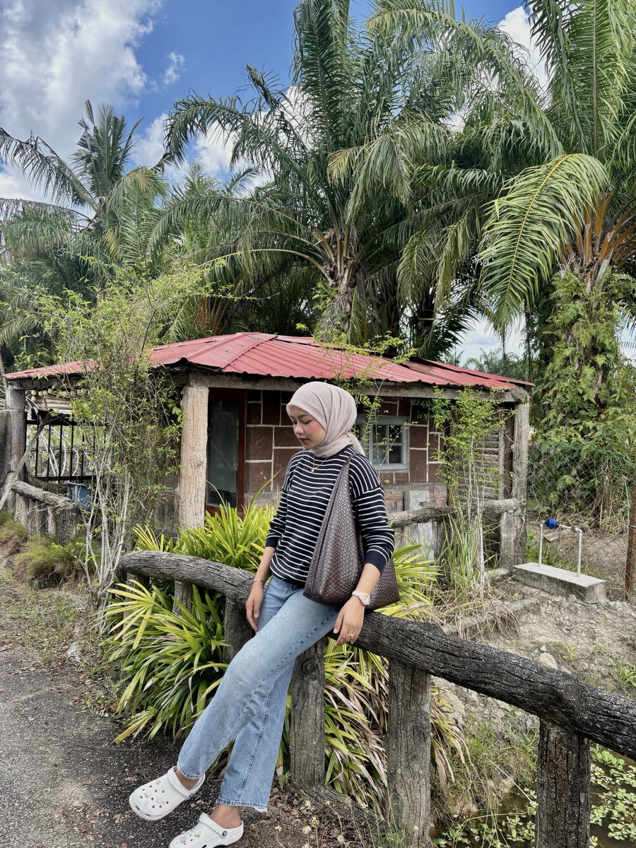 baby 🇲🇾 tweet media