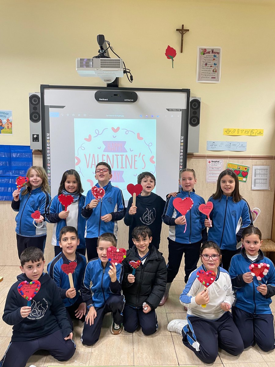 En 3º de Primaria hemos trabajado “Happy Saint Valentine’s Day”
El alumnado ha trabajado vocabulario, expresiones y mensajes positivos en inglés mientras reflexiona sobre algo muy importante: San Valentín no es solo para los enamorados, también es un día para celebrar la amistad.