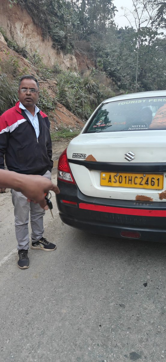 YashHalwa1's tweet photo. Putting here the driver details...
Expecting help from @assampolice @GuwahatiPol I can provide all assistance but maybe not in physical visits...
Incident location (last toll from shillong tk guwahati)
Finally police station called me Back say a 30-40 mins later https://t.co/6uTuWUvNaU