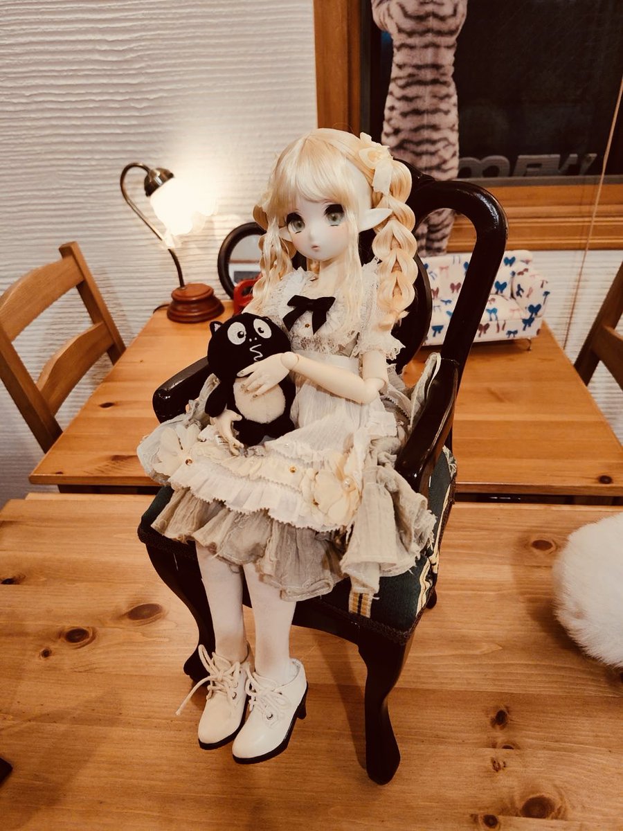 MarionnetteAmis's tweet photo. #nsdollcafe さまのガレージセール���伺いました。
家具や、スプーンなどを購入してまいりました。

当店も素敵な外観と内装、サービス、参考にさせていたいた点も多々ありました。

今まで素敵な空間の提供ありがとうございました。

復活を願っております☺️

ドールチェアは当店で引き継ぎます！ https://t.co/vHO0x7N2oP
