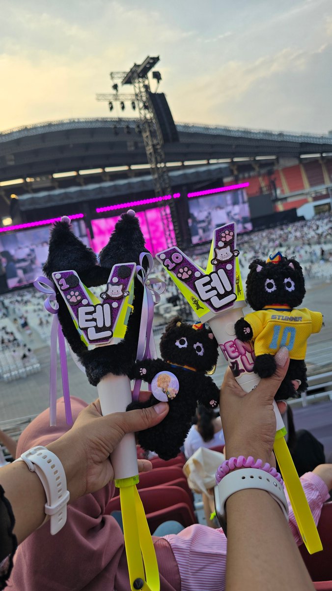 มาให้กลจ.ลูกคับ
#TENxRajamangala