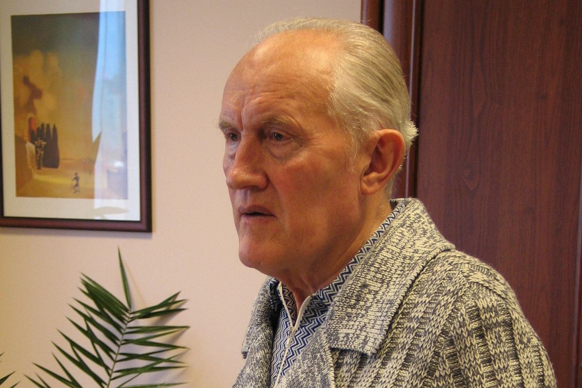 Dla mnie Józek Gatesz to był fajny facet, a nie żaden NN. 

Niestety, może zostać pochowany w bezimiennym grobie.

Pracowałem z nim na uniwersytecie od 1994. Nie byliśmy bardzo blisko. Kontakt urwał się w 2022 roku. 

Koledzy emeryci go szukali. Przez ostatnie trzy świąteczne