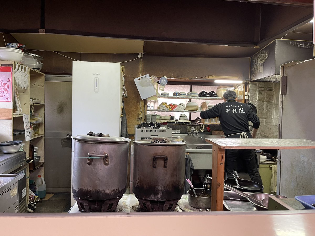 三富・バイクラーメンで有名な中村屋
ご無沙汰してました　味玉つけ麺(こってり)¥800 大根の葉が入っていてチャーシューぶ厚いよ　後援で入っていただくことに🙏