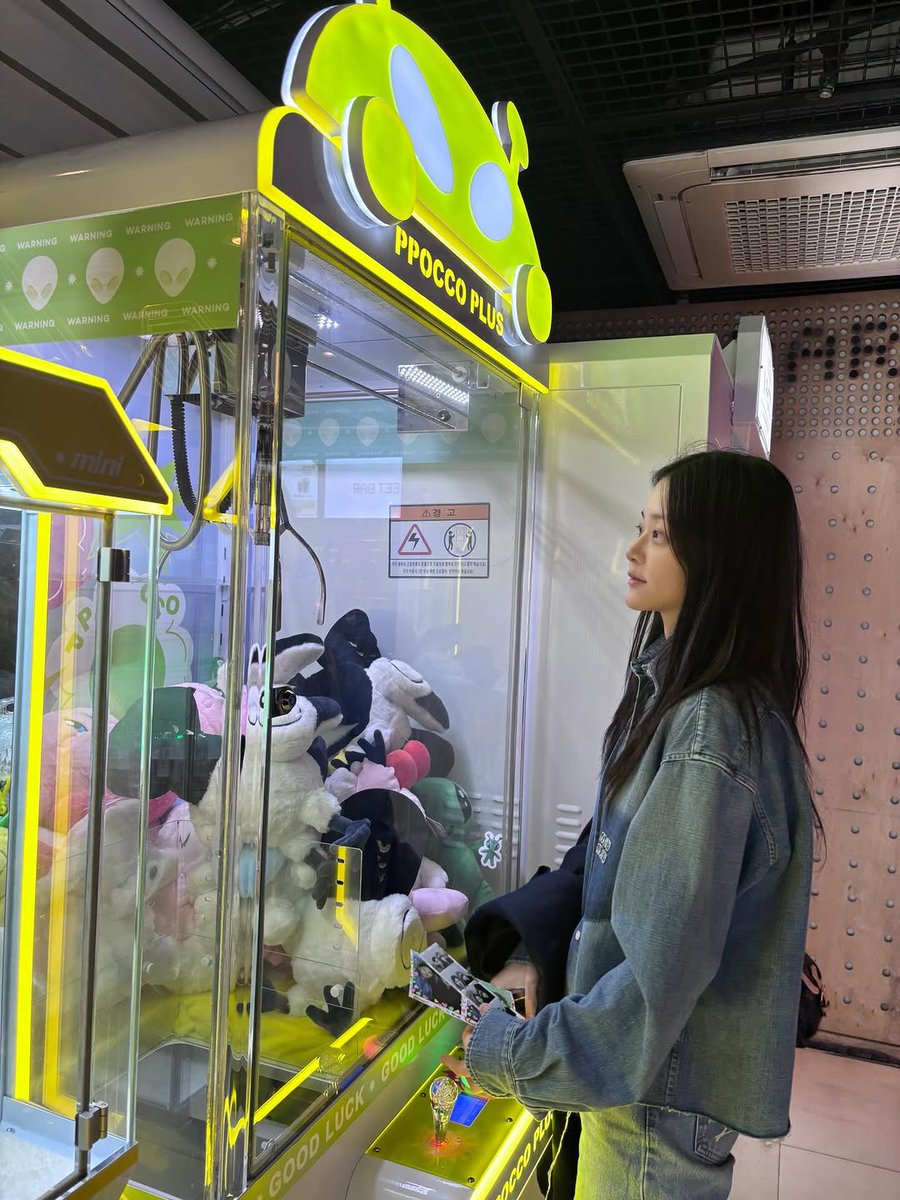 PLEASEEEEE HYERI AND SUBIN